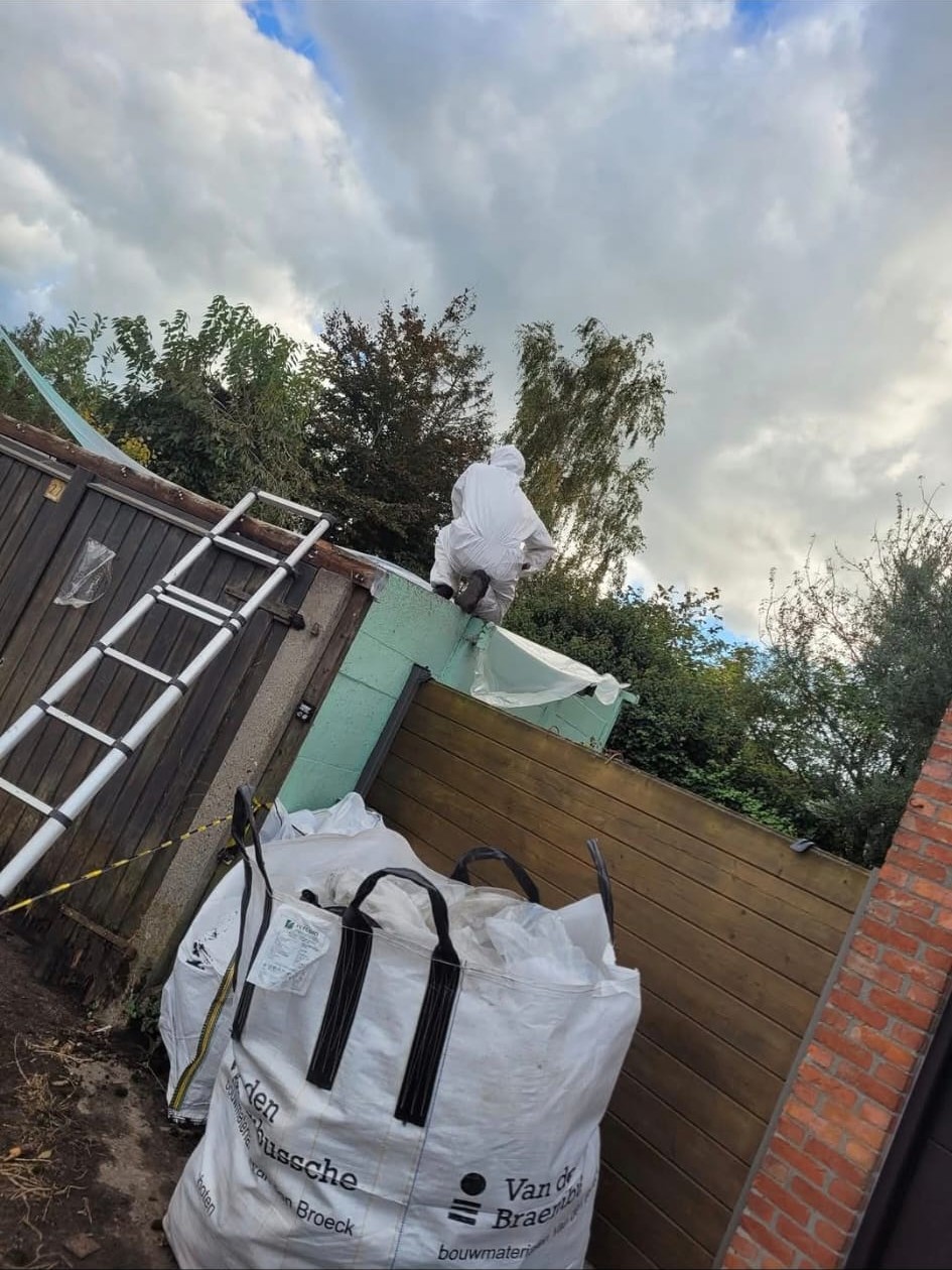 Asbestverwijdering realisatie 2 — Renibo Bouw
