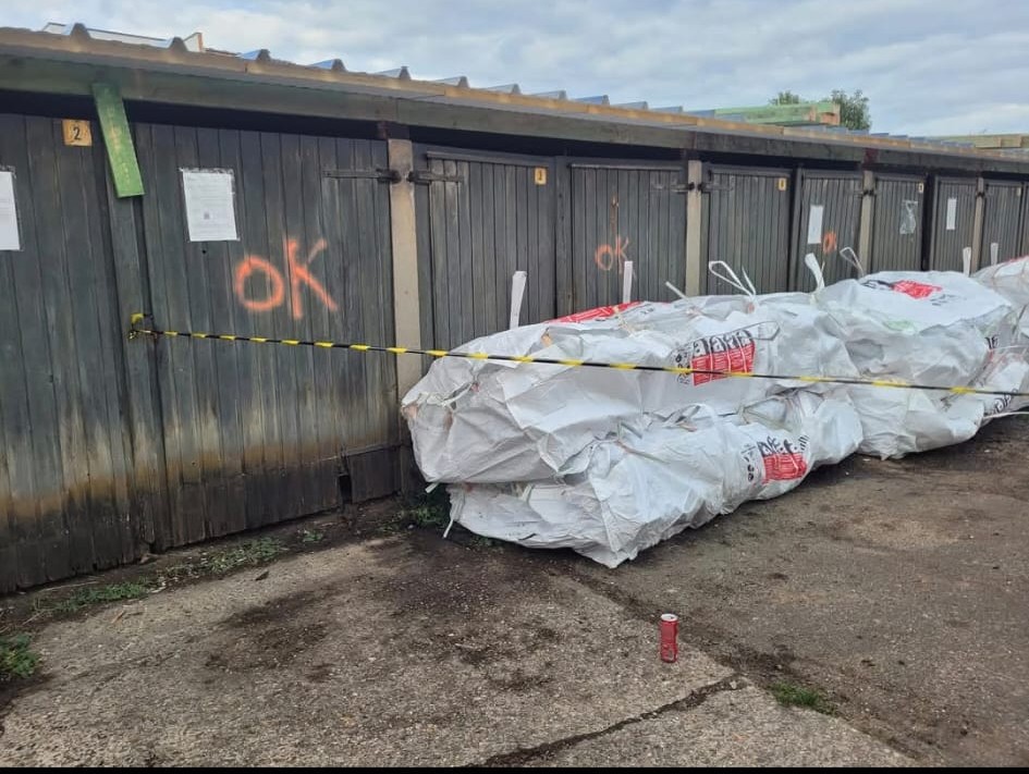 Asbestverwijdering realisatie 3 — Renibo Bouw