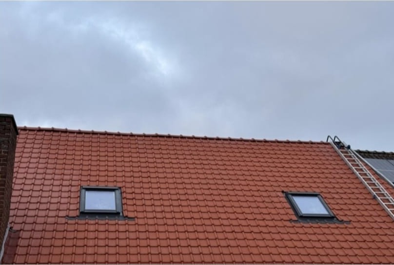 Pannendak met dakvensters